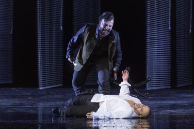 Otello (mit Nikoloz Lagvilava als Jago und Gaston Rivero als Otello) (Foto: Thilo Beu)