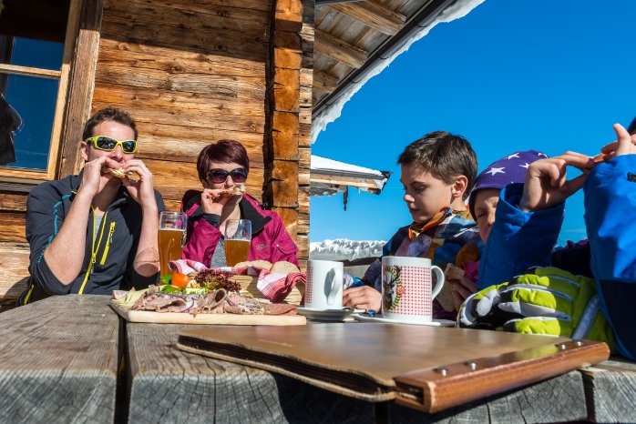 Kulinarik Skifahren Schatzberg. Wildschönau Tourismus FG timeshot (13).jpg