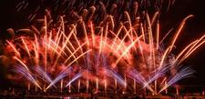 Verzauberte Jury und Publikum:Die fulminante Feuerwerks-Choreographie der schwedischen Pyrotechniker am 19. September vor der wunderschönen Kulisse der erst kürzlich mit dem europäischen Gartenpreis ausgezeichneten Herrenhäuser Gärten (Copyright: Hassan Mahramzadeh)