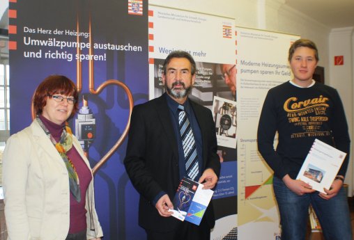 03c_v.l. Sabine Schubert (Umweltbauftragte), Klaus Fey (HESA) und Lukas Landmann (Absolvent.JPG
