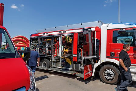 3122955-3j27r52s8u-xlarge.jpg