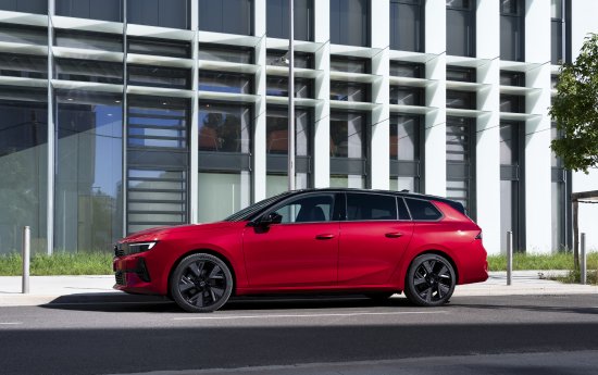 OpelAstraSportsTourerElectric (15).jpg