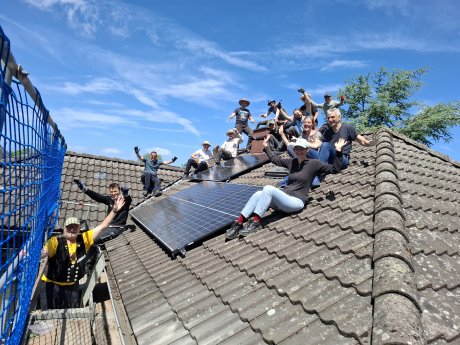 Stolze Solaranlagenbauer beim Montagekurs in Glücksburg.jpg