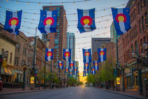 Larimer Square- Flags Credit Evan Semon - Kopie.jpg