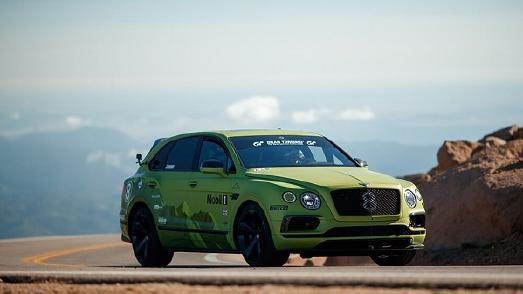 Der mit Pirelli Reifen ausgestattete Bentley Bentayga fuhr beim legendären Bergrennen Pikes Peak International Hill Climb einen neuen Rerkord in der SUV-Klasse