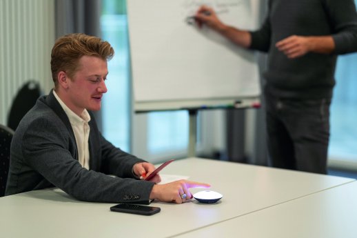 mti04bk_meeting time_Troika(8).jpg