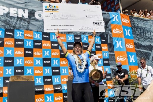 US Open - Sally Fitzgibbons Podium (Pic by ASP Rowland).jpg