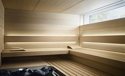 Holz braucht Zeit zu wachsen, Ideen brauchen Zeit zu reifen – Qualität und Wertarbeit gehen mit dem Faktor Zeit einher. Hersteller, die für Entwicklung und Produktion keine Zeit und Mühen scheuen, können ein qualitativhochwertiges Endprodukt präsentieren.