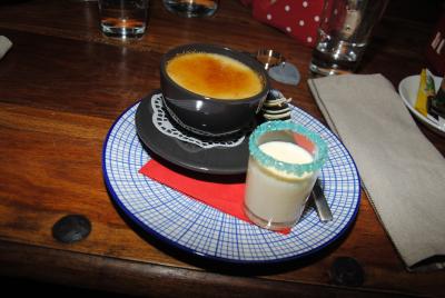 Verführerisch, süß und fair gehandelt: die Crème brûlée von der Tongabohne.