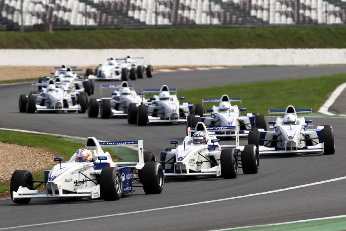 Formula-BMW-Talent-Cup-in-Magny-Cours_2.jpg