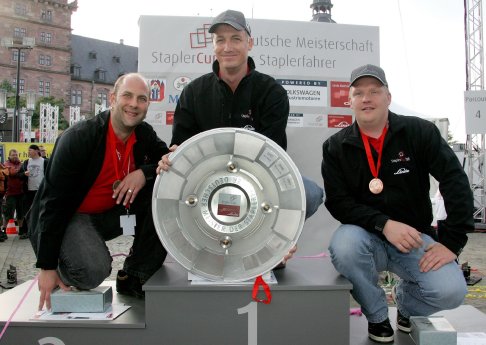 Sieger Deutsche Meisterschaft im Staplerfahren 2008.jpg