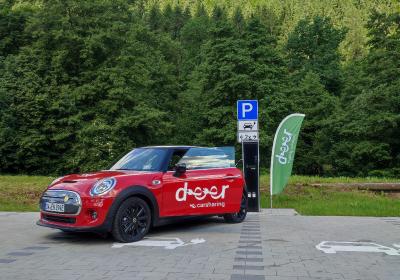 Eröffnung der neuen deer e-Carsharing-Ladesäule in Höfen an der Enz.