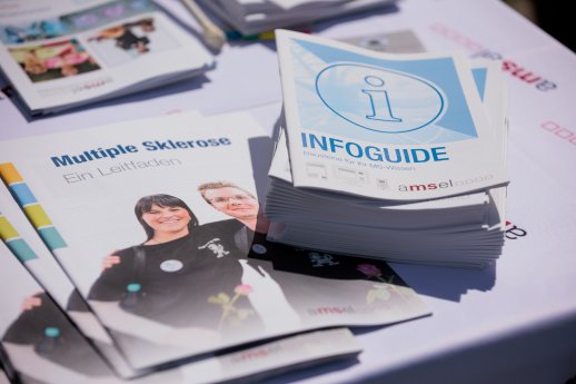 14. WMST_2022_JPF_220525_3386_Aufklärung_Infostand_Broschüren.JPG