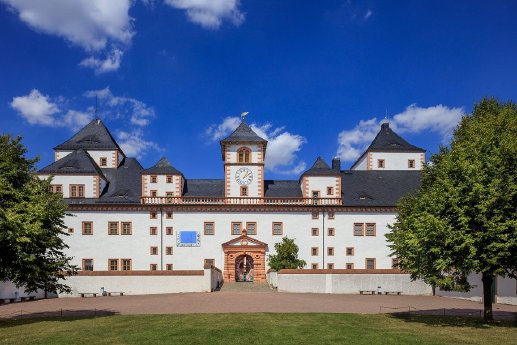 Frontansicht Schloss Augustusburg klein_(c)Rainer Weisflog.jpg