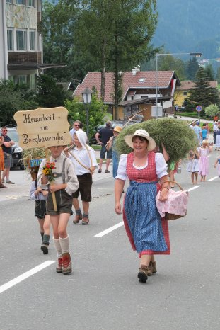 Talfest Oberau Wildschönau Umzug 11. Aug. 13 (1).JPG
