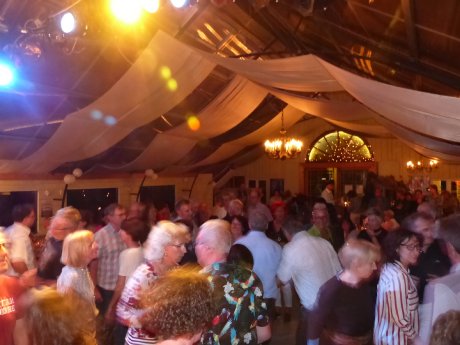 Oldie-Night mit DJ PeeWee, Foto Wroblewski.JPG