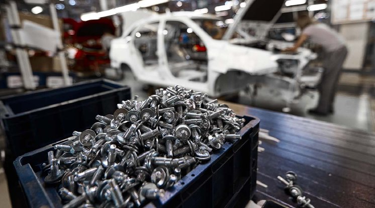 4)Kleinteile reinigen-Präzision für Technik & Werkstatt .jpg