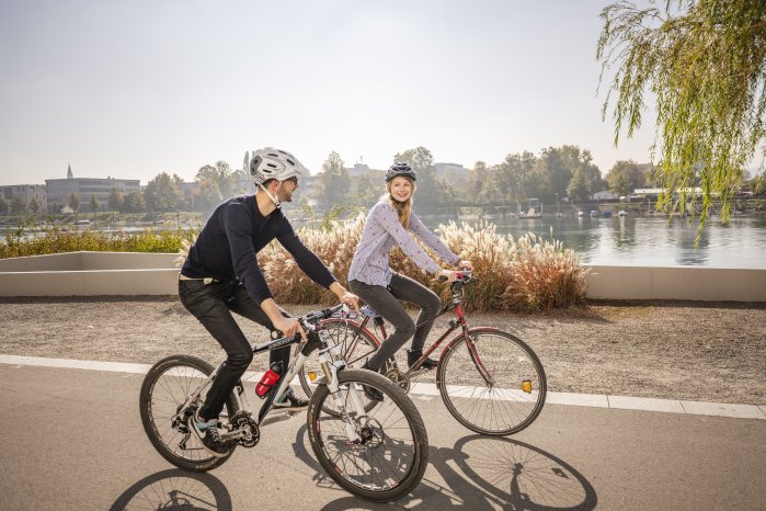 Konstanz-Seerhein-Radfahren-Paar-05_Copyright_MTK-Dagmar-Schwelle.jpg