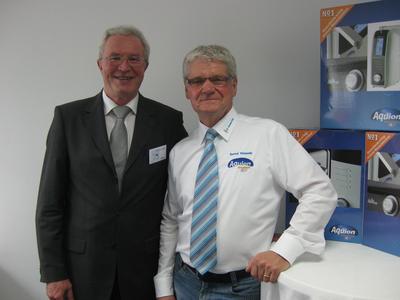 Geschäftsführer Gottfried Röttel im Gespräch mit Teampartner Bernd Wessels