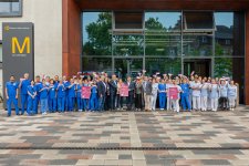 Mitarbeitende des Klinikums machen auf die Aktion aufmerksam.
