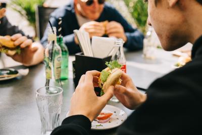 Miniburger bei Manducare in Mülheim (c) Dariusz Misztal