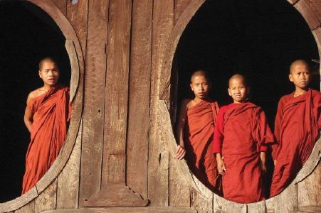 Außergewöhnliche Begegnungen und Erlebnisse erwarten Reisende in Myanmar.