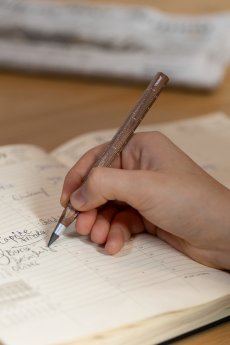 pen20wo_Construction endless walnut_Troika-4.JPG