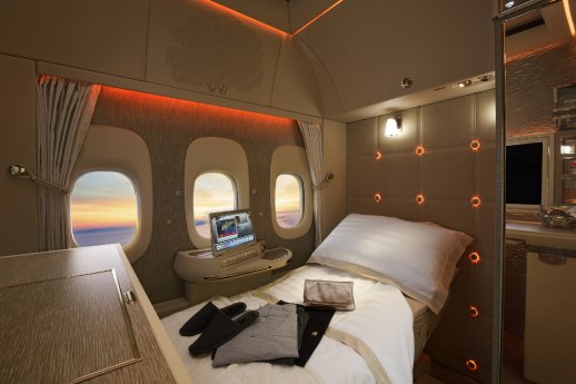Boeing_777_Game_Changer_First-Class-Privatsuiten_Credit_Emirates_(1).jpg