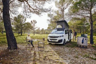 Spezialist Crosscamp verwandelt den Opel Zafira Life in ein Reisemobil