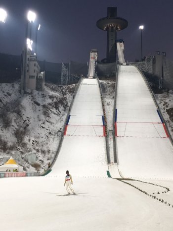 PyeongChang Skisprung Wettkampf.jpg