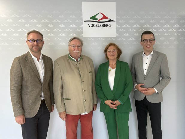 LR und EKB mit Beauftragten.JPG