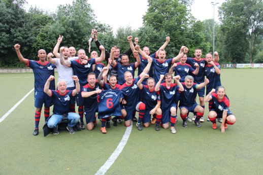 Deutscher Meister Theaterfussball_Staatstheater Kassel_16.06.2018.jpg