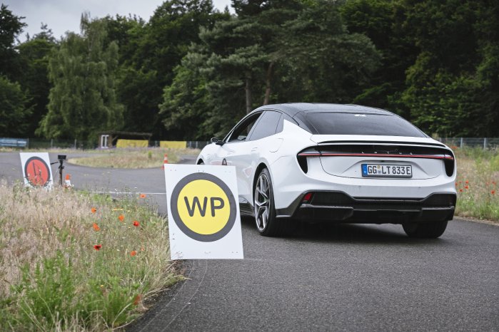 NMRG0111.jpg -Amendo.jpg