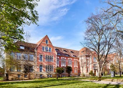 Die Merz Akademie, Hochschule für Gestaltung, Kunst und Medien im Kulturpark Berg im Stuttgarter Osten