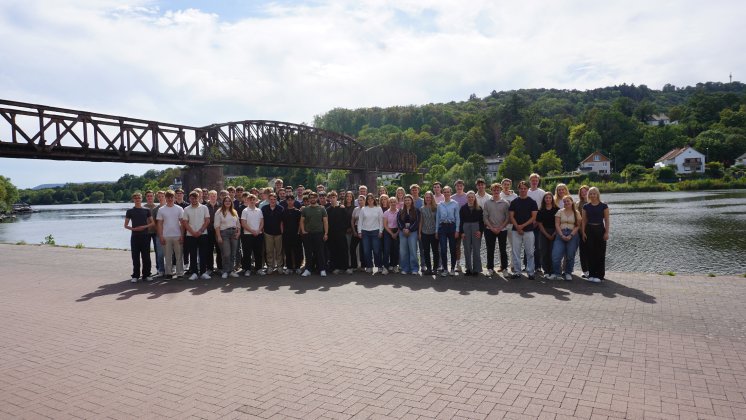 Bild_Starteten_Anfang_der_Woche_voller_Elan_in_ihr_dreijaehriges_duales_Studium_an_der_Hochschul.JPG