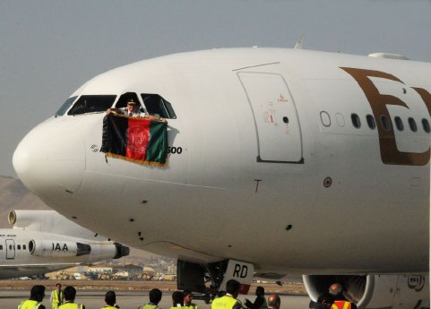 Bild 1_Der Emirates Erstflug nach Kabul bei der Ankunft_Credit Emirates.jpg
