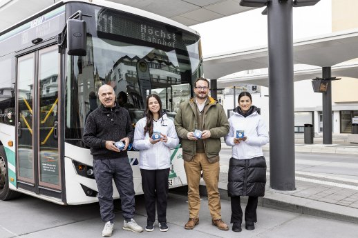 Der RMV wünscht Fahrpersonal eine schöne Weihnachtszeit.jpg