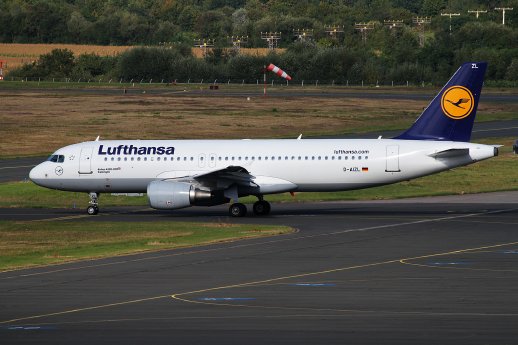 Lufthansa A320 am FMO.jpg