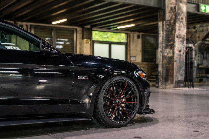 Barracuda_Project3_Ford-Mustang_8.jpg