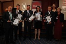 Ausgezeichnete Broadliner (v.l.): Markus Plückbaum (B.Com), Uwe Neumeier (Actebis Peacock), Thomas Kasper (Also), Simone Frömming (Tech Data), Gerhard Schulz (Ingram Micro)