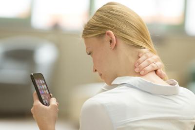 Smartphone-Nutzern wachsen Hörner am Hinterkopf“. Mit dieser Schrecknachricht titelten Ende letzten Jahres zahlreiche Medien wie etwa das FOCUS Magazin. / Bild: AGR