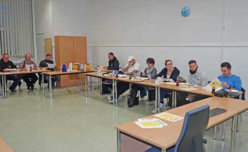 Die Gesellenprüfungskommission traf sich zur Jahreskonferenz.