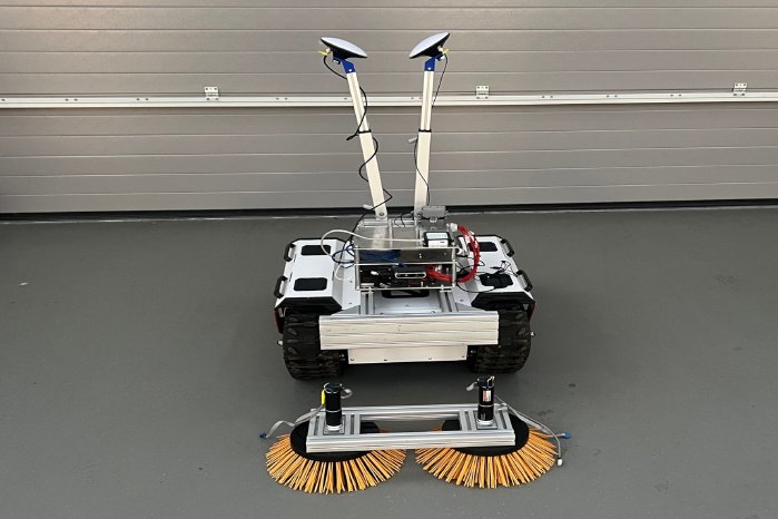 2025-02-20_HSOS_Projektmesse-Kehrroboter.jpg