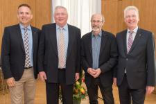 v.l.n.r.: Markus Heming, Prof. Dr. Detlef Frohneberg, Klaus Stapf, Prof. Dr. Hans-Jürgen Hennes / Bild: Markus Kümmerle