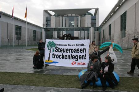 Protest-Emfang für Fürst von Monaco Quelle:mediastarter/CreativeCommons BY SA 2.0 DE"