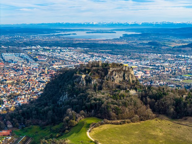 Hegau-Vulkan-Hohentwiel-Untersee-Alpen-Luftbild-01_Copyright_MTK-Achim-Mende.jpg