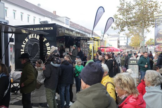 20241024 Streetfood Festival Wolfsburg mit verkaufsoffenem Erlebnis-Sonntag © WMG Wolfsburg.jpg