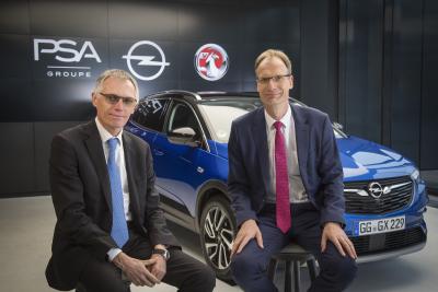Opel-Jahresrückblick 2017: "Wir wollen gemeinsam einen europäischen Champion schaffen": Groupe PSA CEO Carlos Tavares (links) und Opel CEO Michael Lohscheller haben klare Ziele für den Zusammenschluss von Opel mit der Groupe PSA