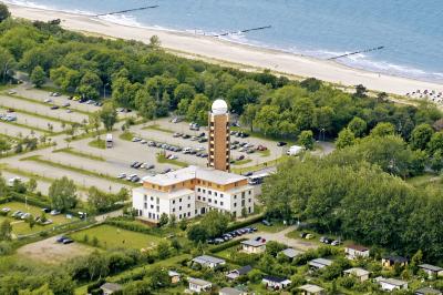 Die Jugendherberge in Warnemünde in direkter Strandlage / Foto: Rausch