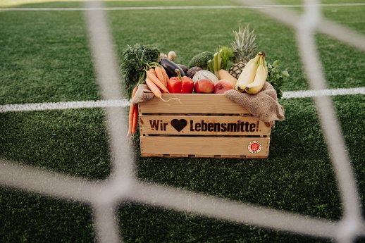EDEKA_Pressemotiv_FC~agsverlängerung.jpg